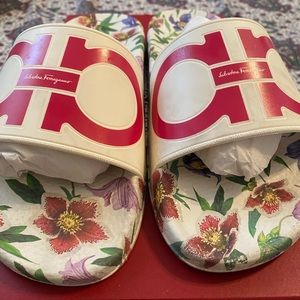 /Salvatore-Ferragamo Floral Slides